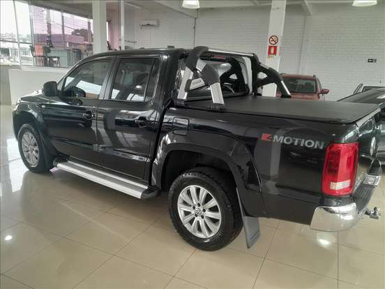 VOLKSWAGEN-AMAROK-2015