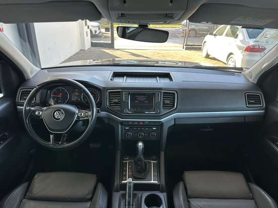 VOLKSWAGEN-AMAROK-2017