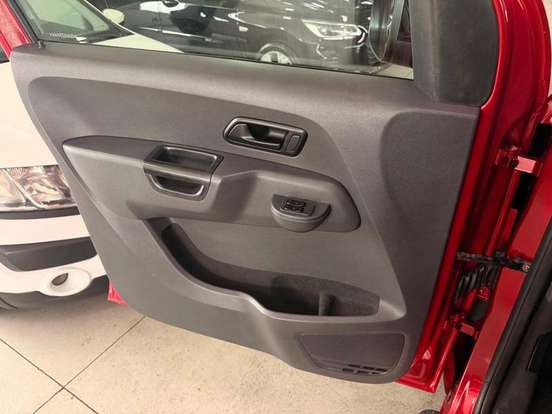 VOLKSWAGEN-AMAROK-2015