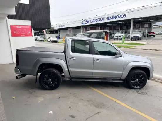 VOLKSWAGEN-AMAROK-2021