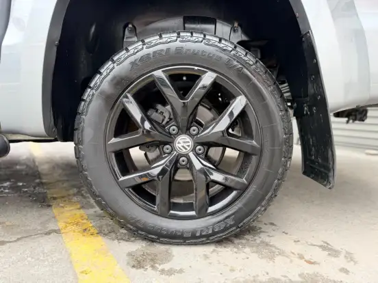 VOLKSWAGEN-AMAROK-2021