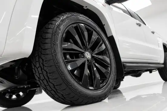 VOLKSWAGEN-AMAROK-2022