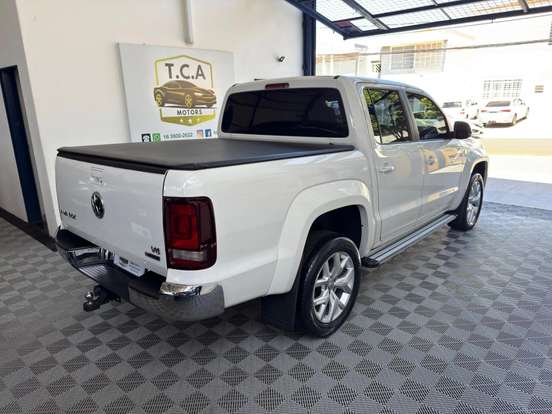 VOLKSWAGEN-AMAROK-2021