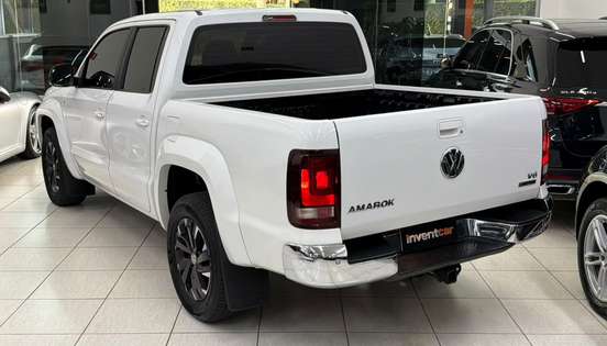 VOLKSWAGEN-AMAROK-2021