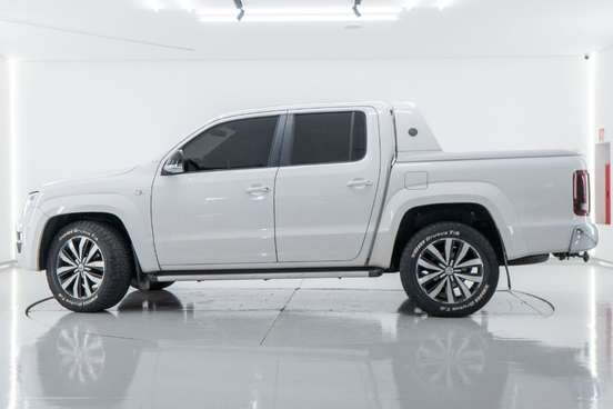 VOLKSWAGEN-AMAROK-2021