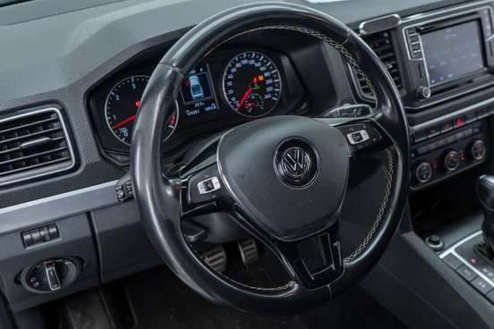 VOLKSWAGEN-AMAROK-2021