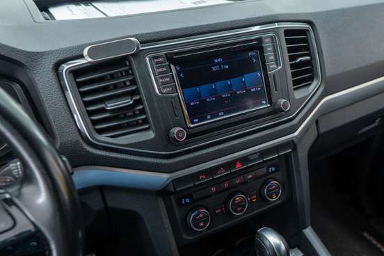 VOLKSWAGEN-AMAROK-2021