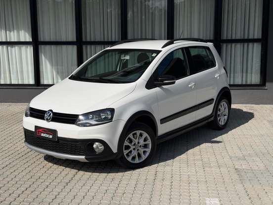 VOLKSWAGEN-CROSSFOX-2013