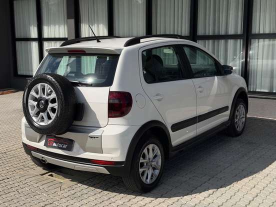 VOLKSWAGEN-CROSSFOX-2013