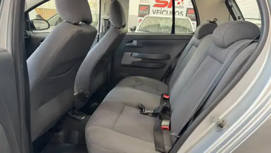 VOLKSWAGEN-FOX-2009