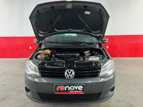 VOLKSWAGEN-FOX-2012