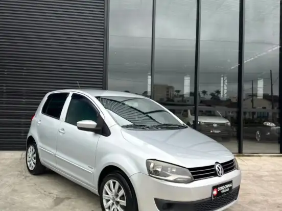 VOLKSWAGEN-FOX-1.0 MI TREND 8V FLEX 4P MANUAL VOLKSWAGEN-FOX-2010