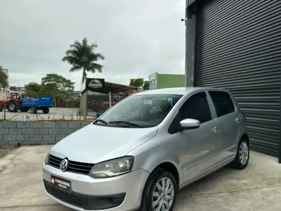 VOLKSWAGEN-FOX-1.0 MI TREND 8V FLEX 4P MANUAL VOLKSWAGEN-FOX-2010