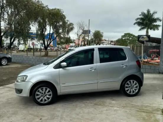VOLKSWAGEN-FOX-1.0 MI TREND 8V FLEX 4P MANUAL VOLKSWAGEN-FOX-2010