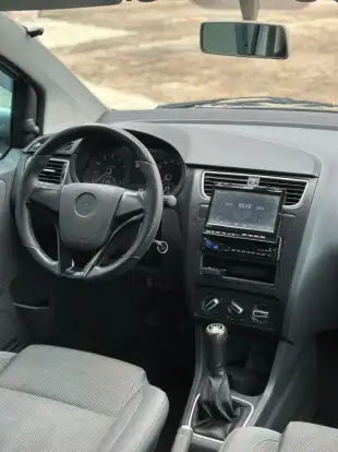 VOLKSWAGEN-FOX-2010