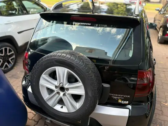 VOLKSWAGEN-FOX-2010