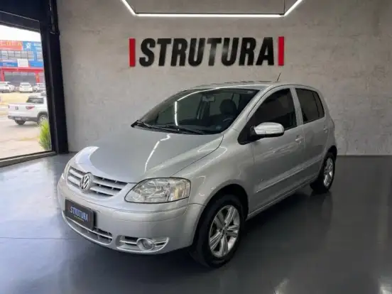 VOLKSWAGEN-FOX-1.6 MI PLUS 8V FLEX 4P MANUAL VOLKSWAGEN-FOX-2006