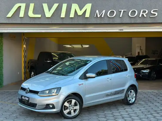 VOLKSWAGEN-FOX-2015