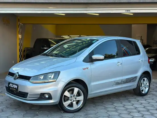 VOLKSWAGEN-FOX-2015
