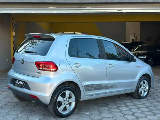 VOLKSWAGEN-FOX-1.6 MI ROCK IN RIO 8V FLEX 4P MANUAL VOLKSWAGEN-FOX-2015