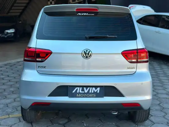 VOLKSWAGEN-FOX-2015
