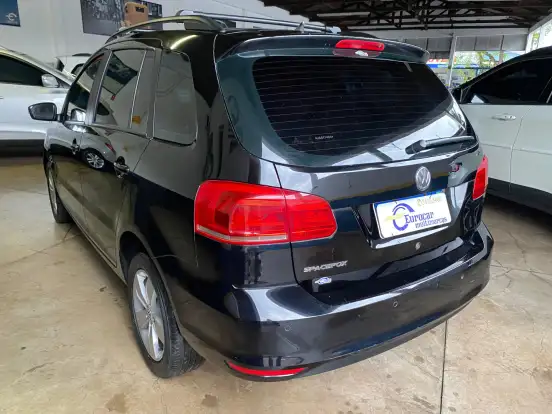 VOLKSWAGEN-FOX-2017