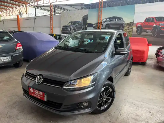 VOLKSWAGEN-FOX-2017