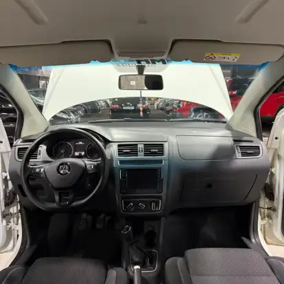 VOLKSWAGEN-FOX-2018