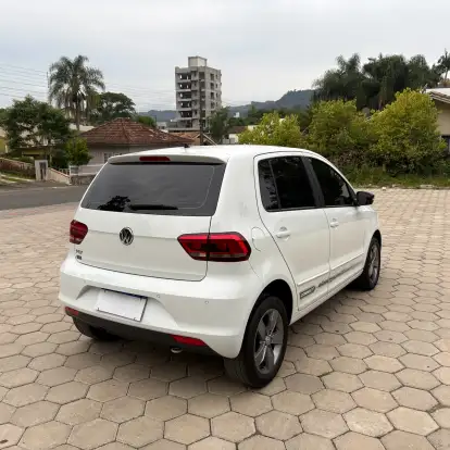 VOLKSWAGEN-FOX-2019