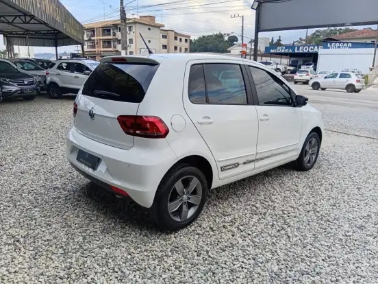 VOLKSWAGEN-FOX-2019