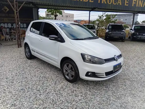 VOLKSWAGEN-FOX-2019