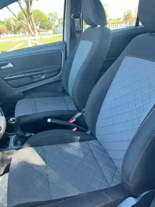 VOLKSWAGEN-FOX-2019