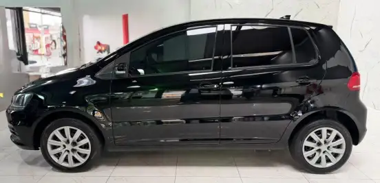 VOLKSWAGEN-FOX-2015