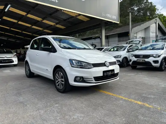 VOLKSWAGEN-FOX-2014