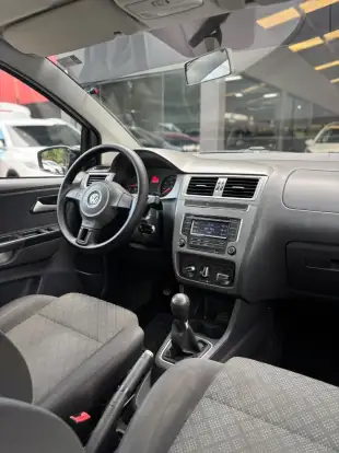 VOLKSWAGEN-FOX-2014