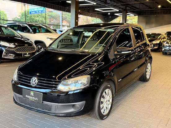 VOLKSWAGEN-FOX-2014