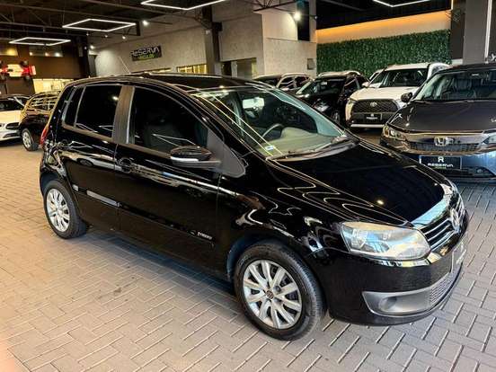 VOLKSWAGEN-FOX-2014