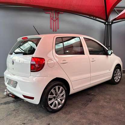 VOLKSWAGEN-FOX-2011