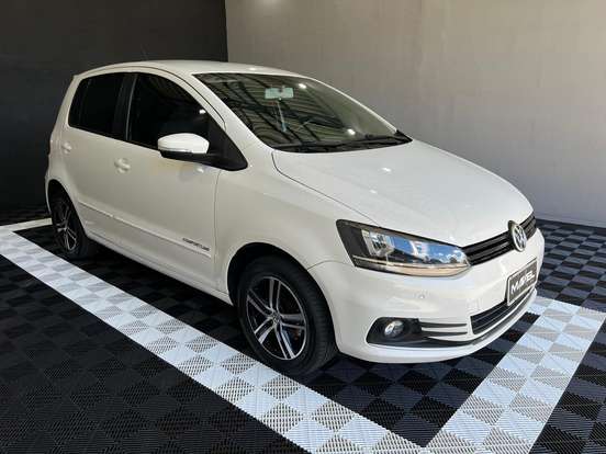 VOLKSWAGEN-FOX-2014