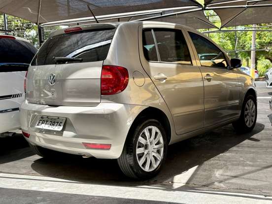 VOLKSWAGEN-FOX-2010