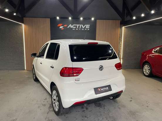 VOLKSWAGEN-FOX-2015