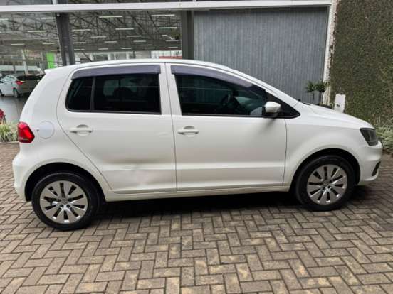 VOLKSWAGEN-FOX-2015