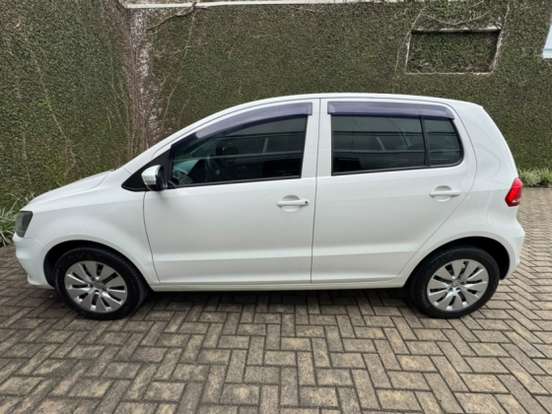 VOLKSWAGEN-FOX-2015