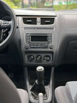 VOLKSWAGEN-FOX-2013