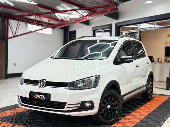 VOLKSWAGEN-FOX-1.0 MPI TRACK 12V FLEX 4P MANUAL VOLKSWAGEN-FOX-2017