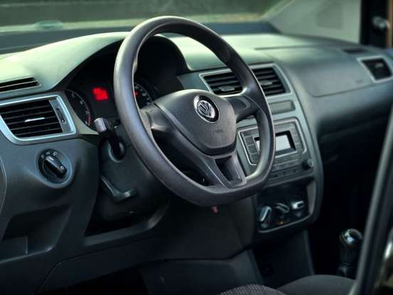 VOLKSWAGEN-FOX-1.0 MPI TRENDLINE 12V FLEX 4P MANUAL VOLKSWAGEN-FOX-2015