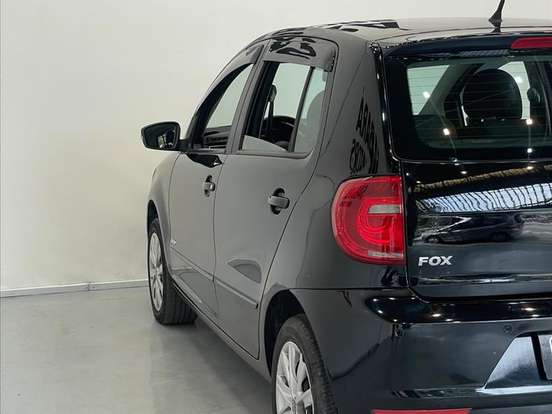 VOLKSWAGEN-FOX-1.6 MI 8V FLEX 4P AUTOMATIZADO VOLKSWAGEN-FOX-2012