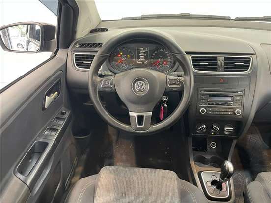 VOLKSWAGEN-FOX-1.6 MI 8V FLEX 4P AUTOMATIZADO VOLKSWAGEN-FOX-2012
