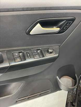 VOLKSWAGEN-FOX-2012