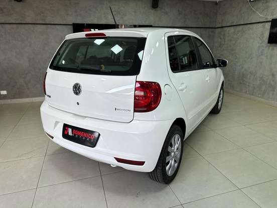 VOLKSWAGEN-FOX-1.6 MI 8V FLEX 4P AUTOMATIZADO VOLKSWAGEN-FOX-2012
